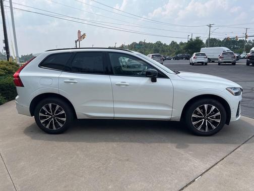 2025 Volvo XC60 Plus