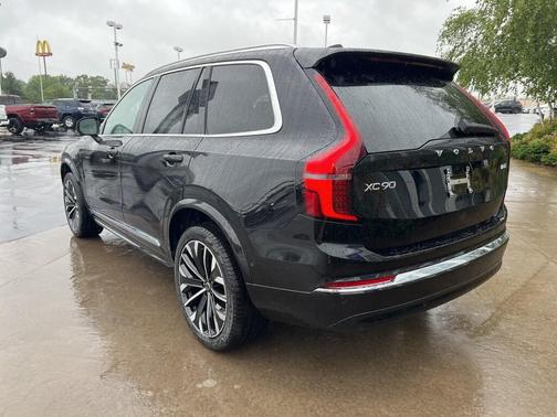 2025 Volvo XC90 B6 Plus 7-Seater