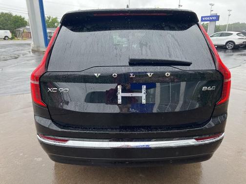 2025 Volvo XC90 B6 Plus 7-Seater