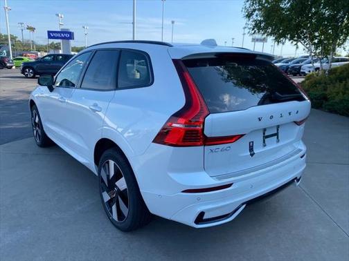 2025 Volvo XC60 Plug-In Hybrid Plus