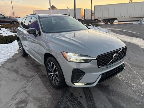 2025 Volvo XC60 B5 Plus