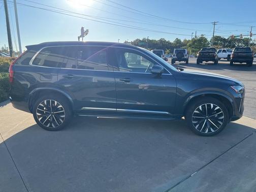 2025 Volvo XC90 B6 Plus 7-Seater