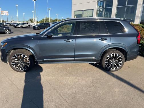 2025 Volvo XC90 B6 Plus 7-Seater