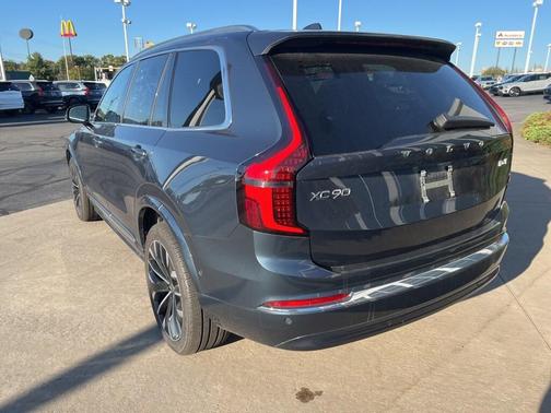 2025 Volvo XC90 B6 Plus 7-Seater