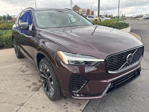 Mulberry Metallic 2026 Volvo XC60 B5 Ultra