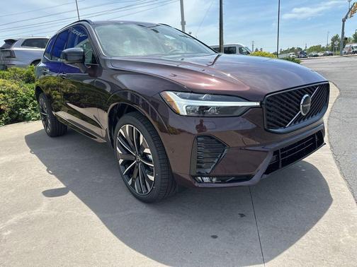 Mulberry Metallic 2026 Volvo XC60 B5 Ultra