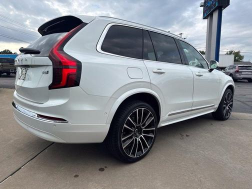 Crystal White 2027 Volvo XC90 Plus