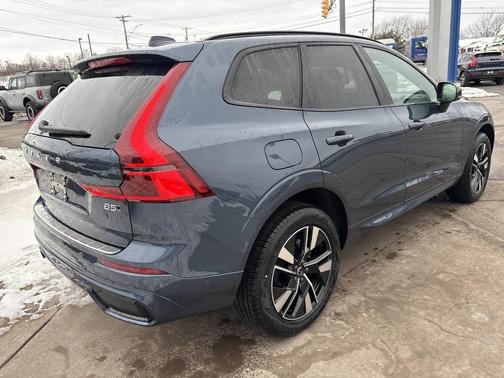 2026 Volvo XC60 B5 Plus