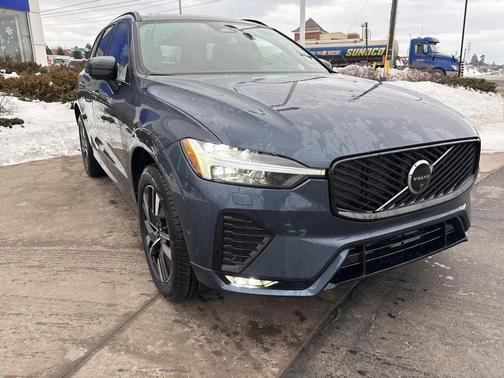 2026 Volvo XC60 B5 Plus