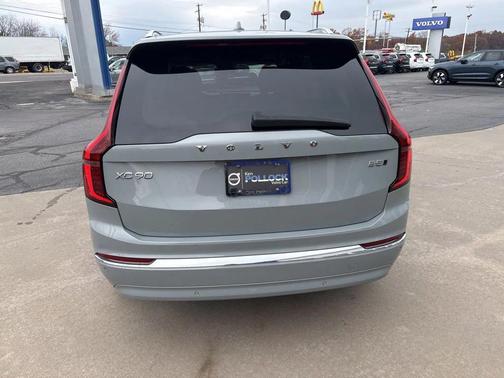 2025 Volvo XC90 B5 Plus 7-Seater