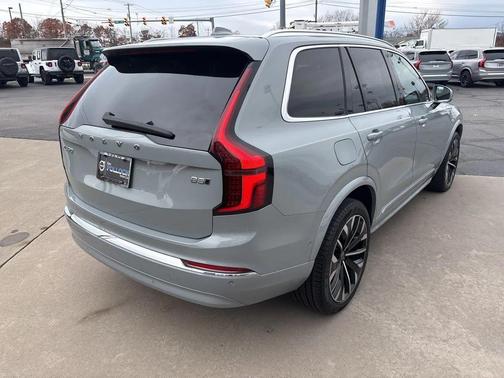 2025 Volvo XC90 B5 Plus 7-Seater