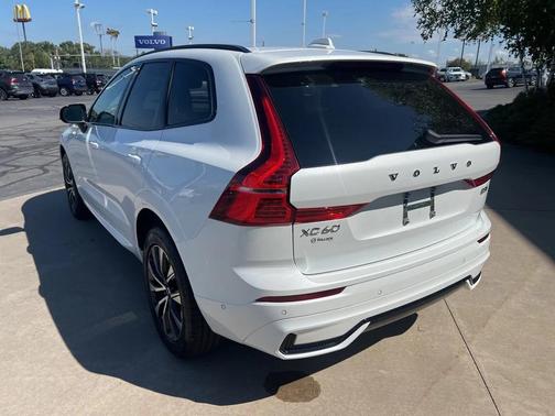 2025 Volvo XC60 Plus