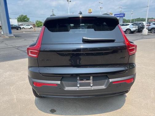 2026 Volvo XC40 B5 Ultra Black Edition