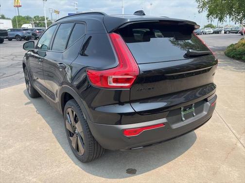 2026 Volvo XC40 B5 Ultra Black Edition