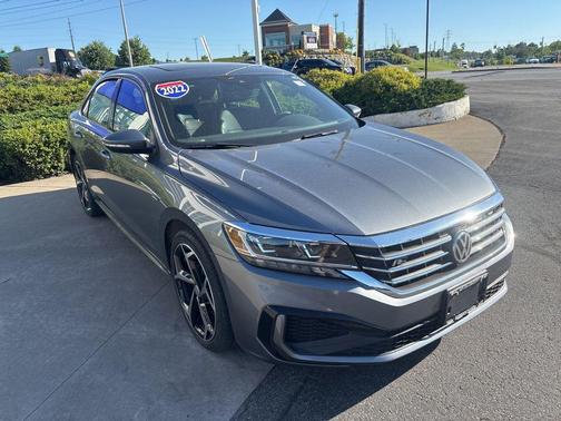 Platinum Gray Metallic 2022 Volkswagen Passat 2.0T R-Line