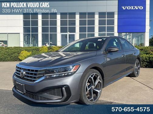 Platinum Gray Metallic 2022 Volkswagen Passat 2.0T R-Line