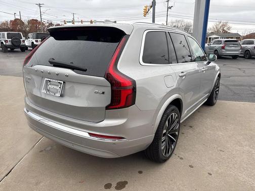 2025 Volvo XC90 B6 Plus 7-Seater