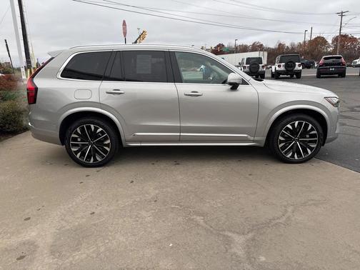 2025 Volvo XC90 B6 Plus 7-Seater