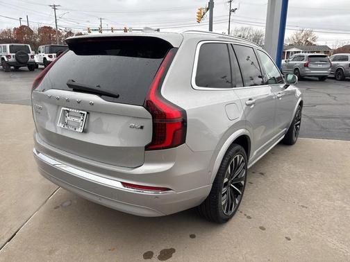 2025 Volvo XC90 B6 Plus 7-Seater