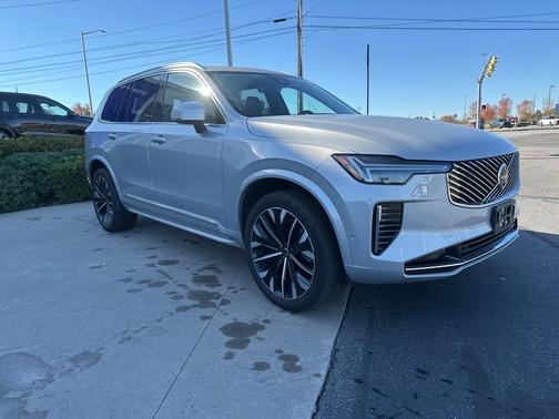 2025 Volvo XC90 B6 Plus 7-Seater