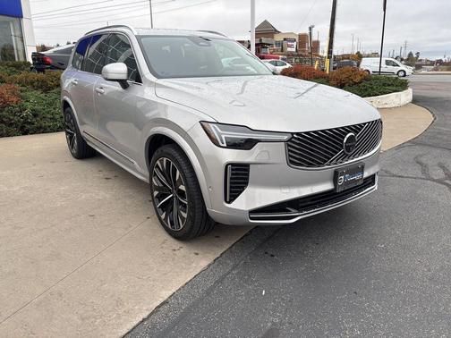 2025 Volvo XC90 B6 Plus 7-Seater