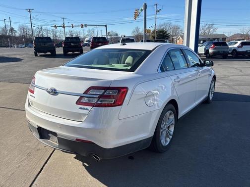 2016 Ford Taurus SEL