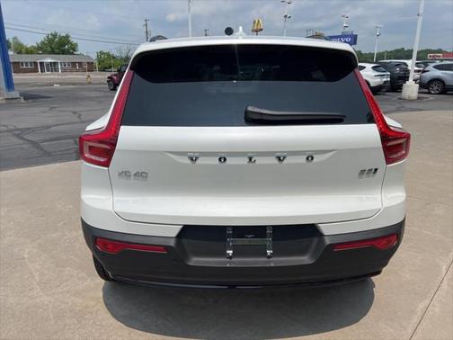 2026 Volvo XC40 B5 Plus
