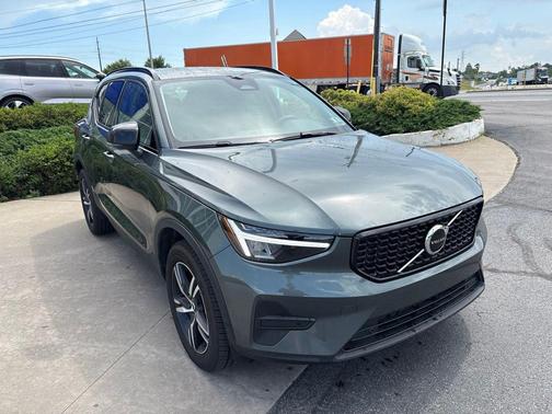 Forest Lake 2026 Volvo XC40 Core, B5 AWD Gas (mild hybrid), Dark