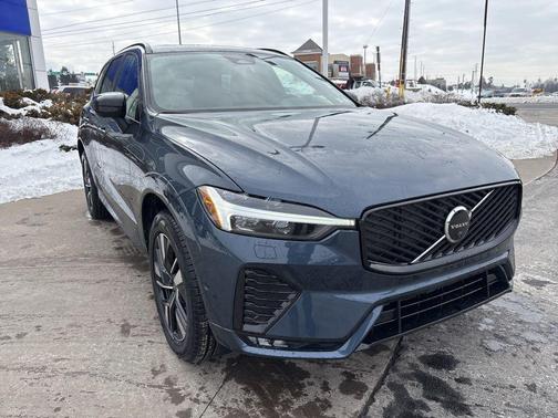 2026 Volvo XC60 B5 Plus