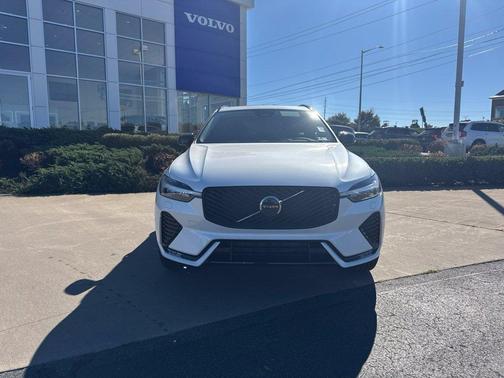 Crystal White 2027 Volvo XC60 Core