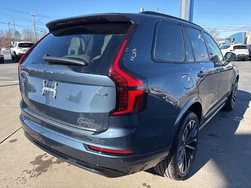 2026 Volvo XC90 Ultra Dark Theme, B6 AWD Gas (mild hybrid), Gasoline, 6 Seats