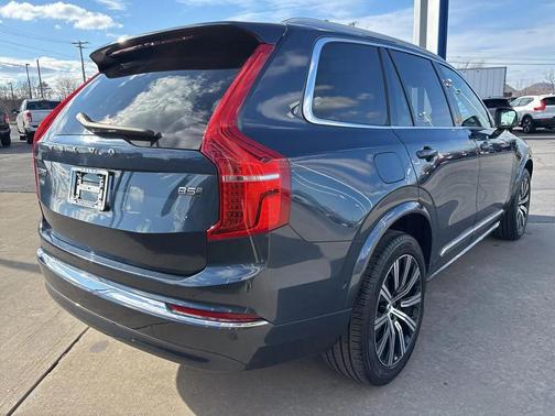 2023 Volvo XC90 B5 Plus