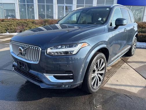 2023 Volvo XC90 B5 Plus