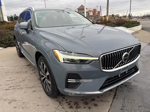 2023 Volvo XC60 B5 Plus Bright Theme