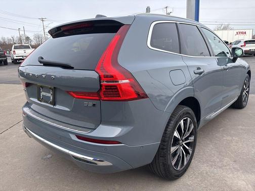 Thunder Grey Metallic 2023 Volvo XC60 B5 Plus Bright Theme