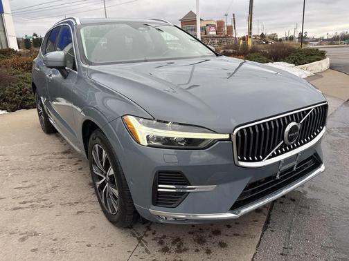 2023 Volvo XC60 B5 Plus Bright Theme