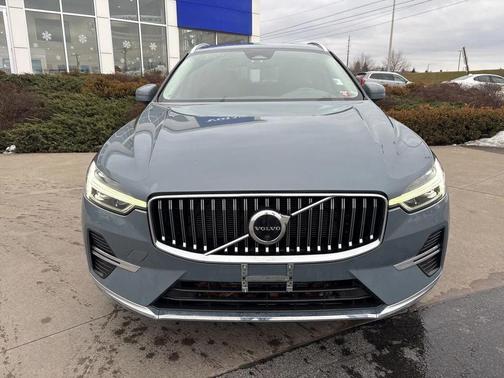 2023 Volvo XC60 B5 Plus Bright Theme