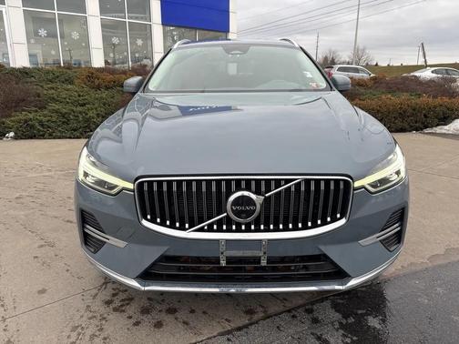 2023 Volvo XC60 B5 Plus Bright Theme