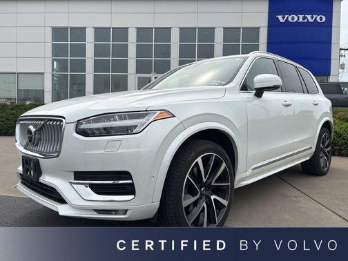 Crystal White Metallic 2023 Volvo XC90 B6 Plus 6-Seater