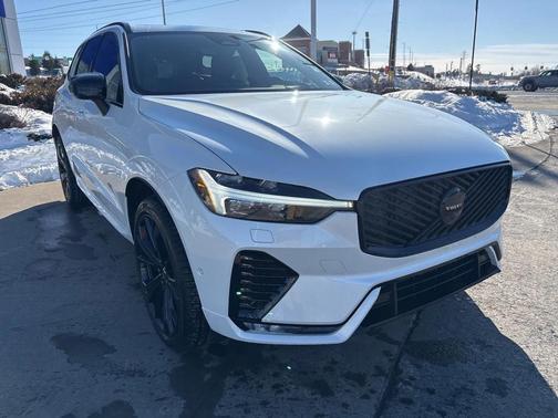 2026 Volvo XC60 B5 Ultra Black Edition