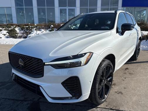 2026 Volvo XC60 B5 Ultra Black Edition