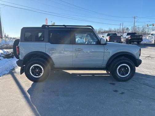 2023 Ford Bronco Outer Banks