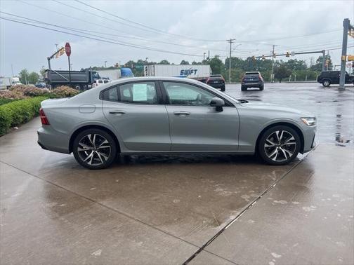 2025 Volvo S60 B5 Core