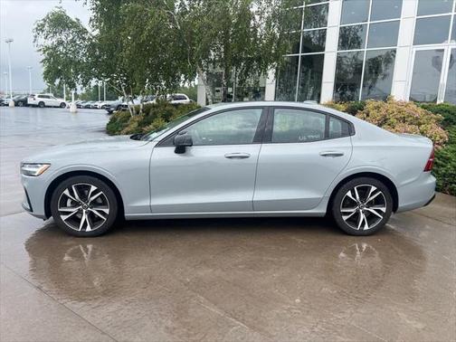 2025 Volvo S60 B5 Core
