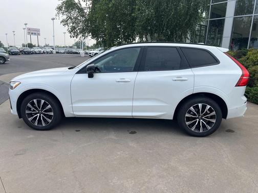2025 Volvo XC60 Plus