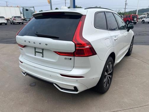 2025 Volvo XC60 Plus