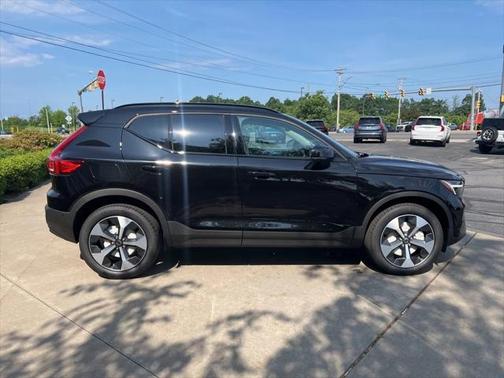 2026 Volvo XC40 B5 Plus