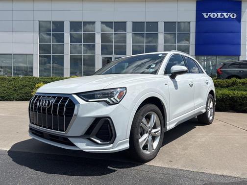 Glacier White Metallic 2024 Audi Q3 45 S line Premium Plus