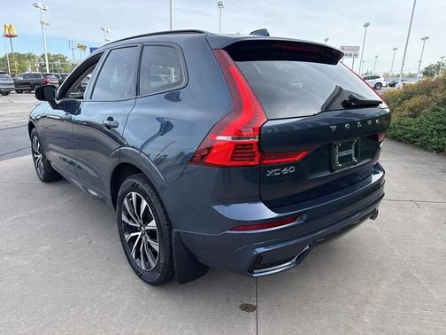 2024 Volvo XC60 B5 Plus Dark Theme