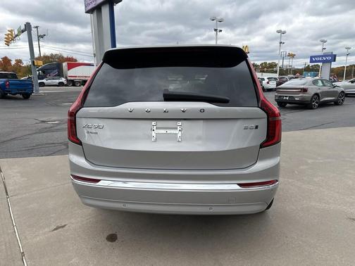 2025 Volvo XC90 B5 Plus 7-Seater